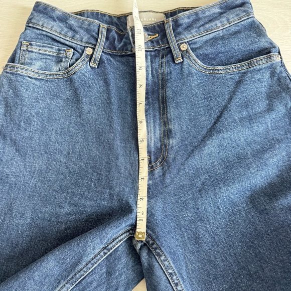 Everlane Curvy Cheeky Jeans - Butt Lifting Flattering for the Curvy Ladies - Picture 7 of 11